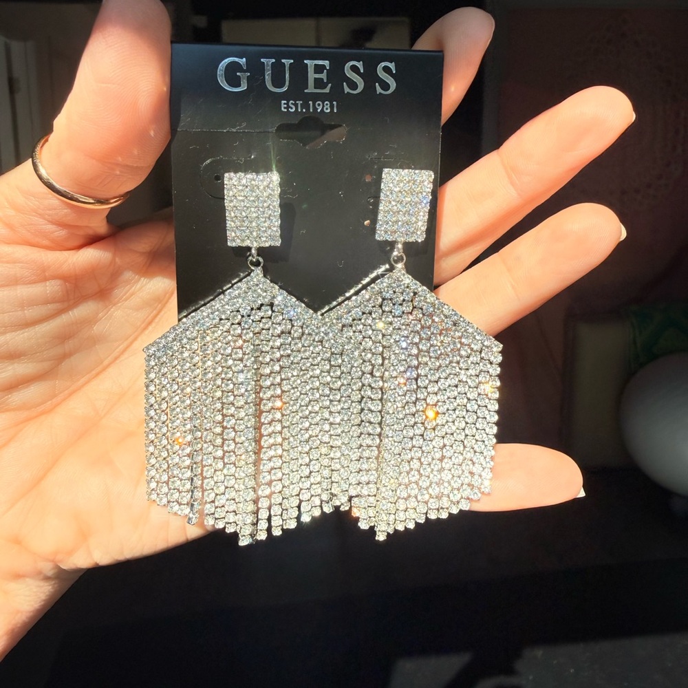 GUESS NWT Sparkling Crystal Fringe Earrings Formal Geometric Chandelier Diamond